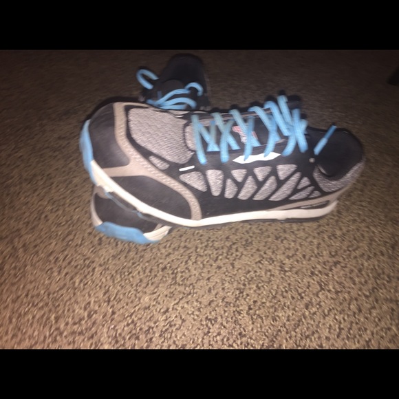 RedWing Aluminum toed tennis shoes - Picture 2 of 5